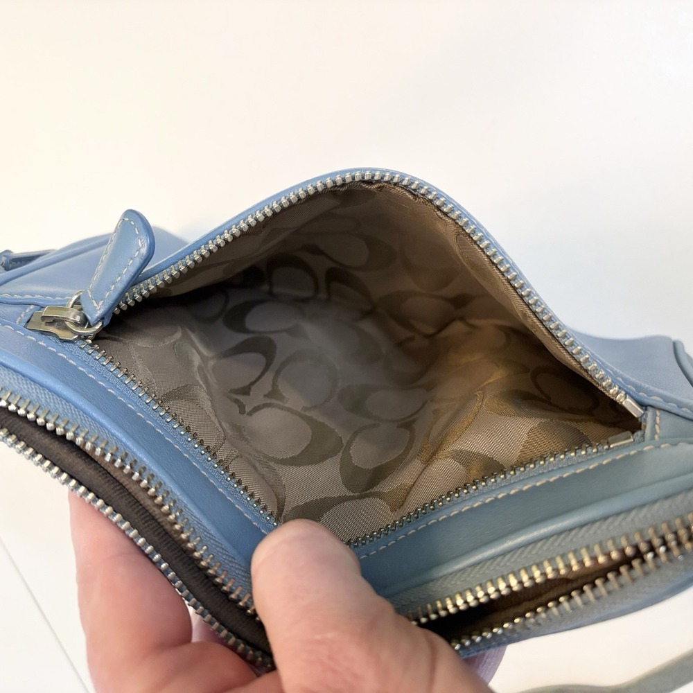 COACH Vintage BLUE LEATHER Bag COSMETIC Case POUCH Utility Bag Lined Zip Travel - Picture 11 of 11
